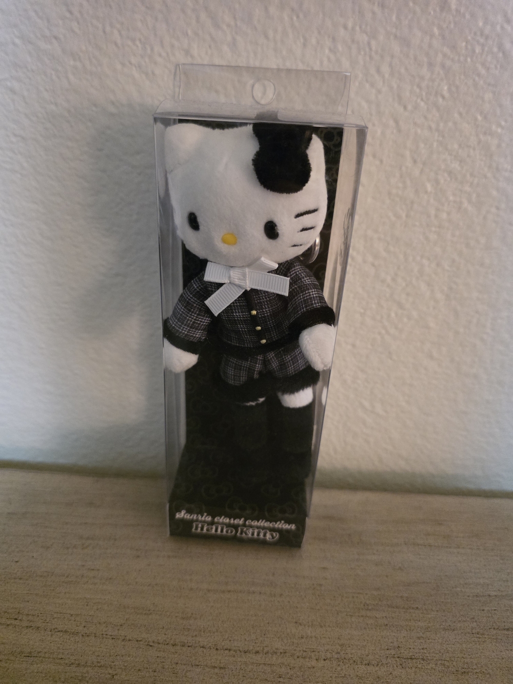 Hello Kitty Black & White Plush Figurine Key Chain/Clip by Sanrio